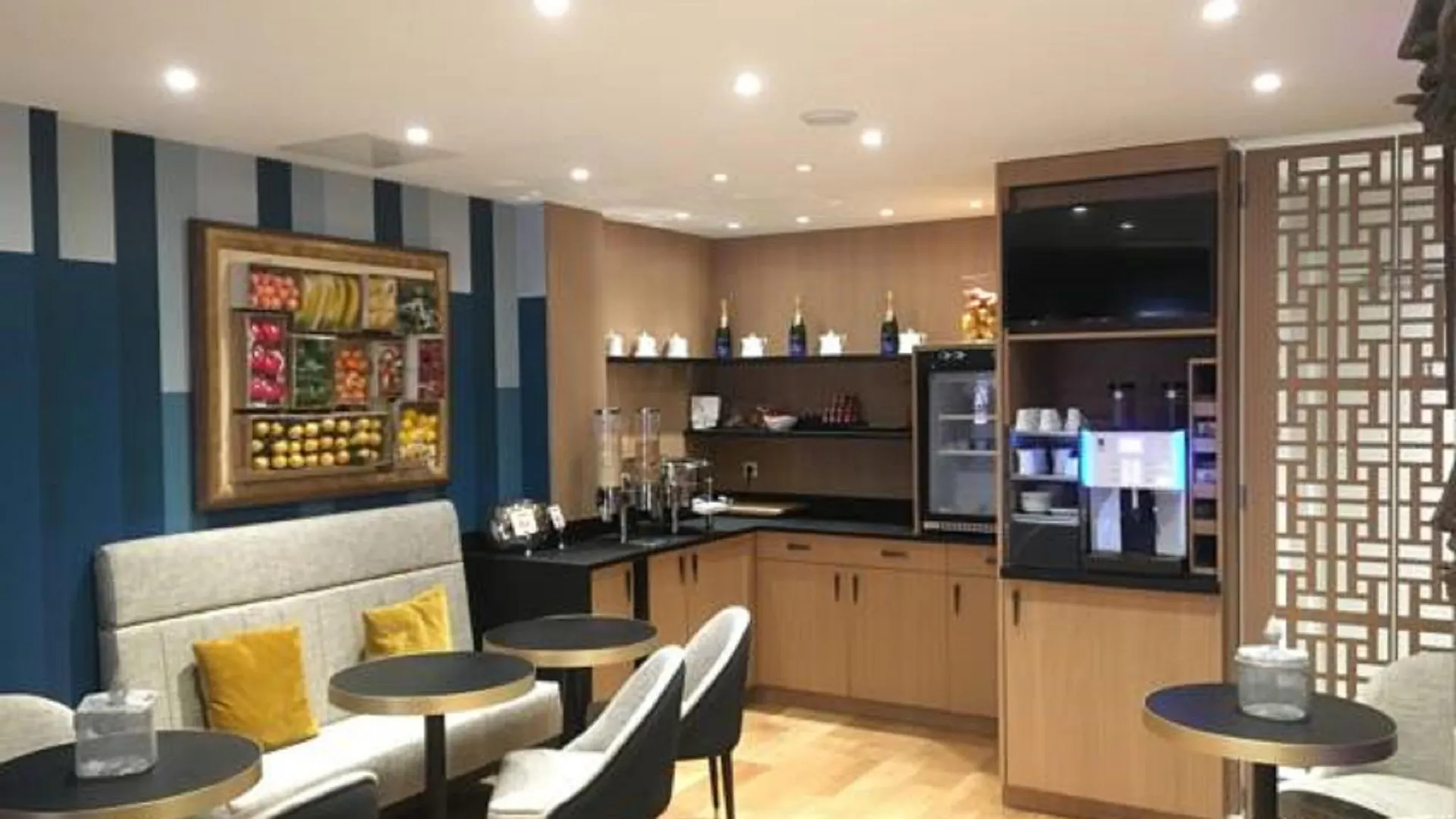 Sonder Le Frochot Hotel Paris 3*,  France