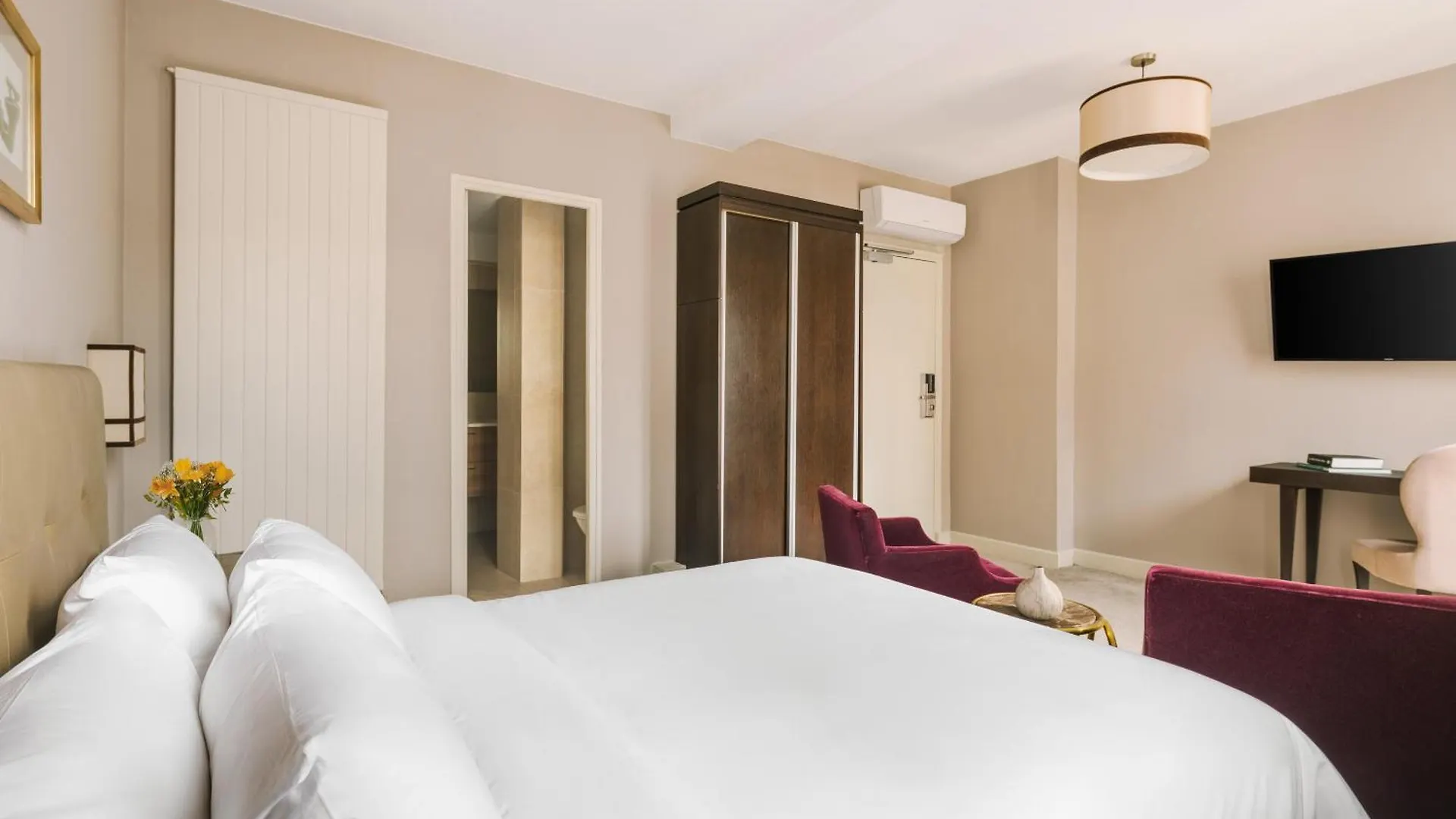 ***  Sonder Le Frochot Hotel Paris France