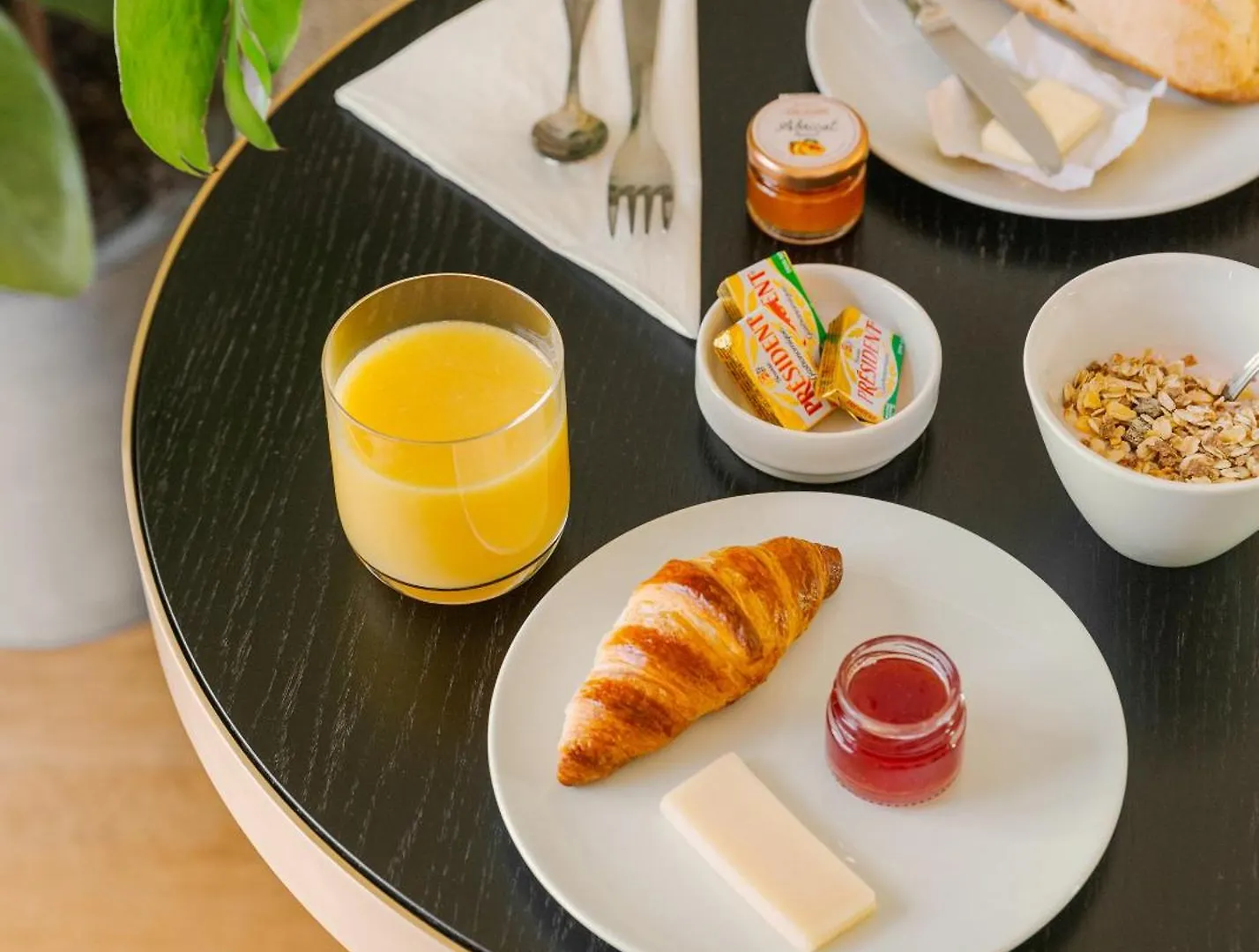 Sonder Le Frochot Hotel Paris