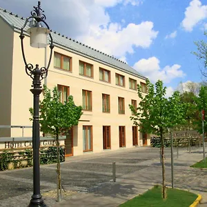 castle-garden.inbudapesthotels.com/